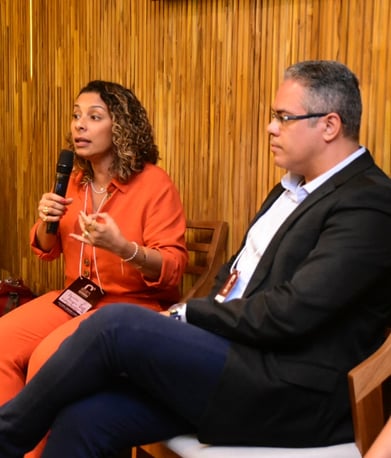 Convidada do Destrave Seu Sucesso falando da importância da comunicação para as empresas.