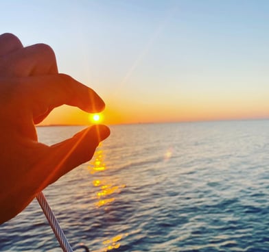 Tramonto in mare, emozioni in barca, Cattolica
