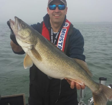 Detroit River Walleye Jigging