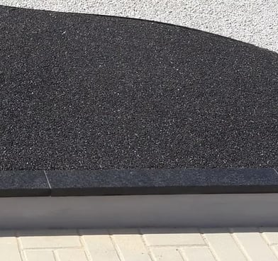 akmens borteliai ir kapo užpildymas akmens skalda