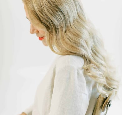 soft Hollywood waves for mom if the bride