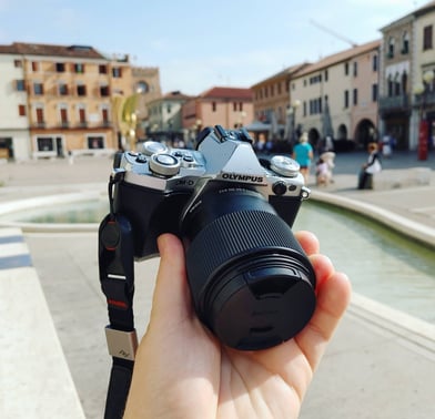 The Olympus OM-D E-M5 Mk2 and Sigma 30mm f/1.4 is a traveller's dream-team... Almost