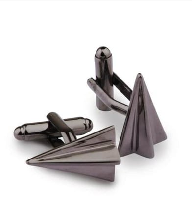 a pair of black and silver cufflink at fashion deviser