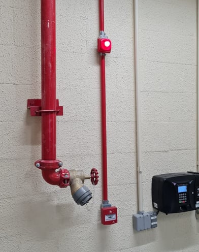 Cano para engate de hidrante e alarme de incendio