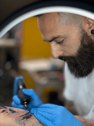 Tatuatore, negozio di tatuaggi, Genova