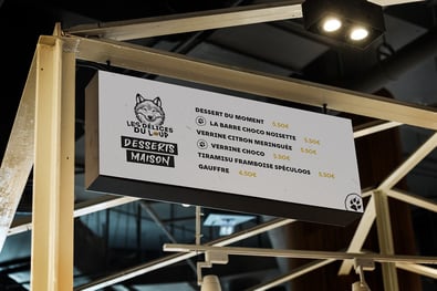 Création enseigne pro - signalétique visuelle par graphiste freelance Rennes