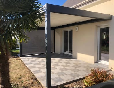 pergola en aluminium noir