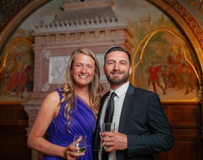 couple partying at forte da cruz in estoril