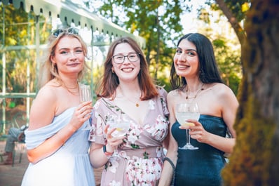 girls at social event in cartaxo