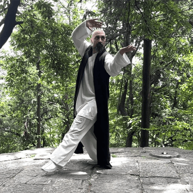 Moving with the unseen wind, İsmet Himmet embodies the flowing essence of Wudang Bagua Zhang.