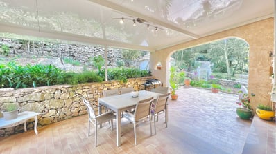 Jardin paysager méditerranéen vidéaste immobilier pour reportage vidéo