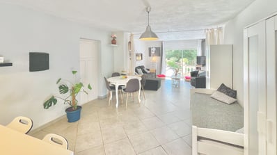 Vue panoramique pièce à vivre photographe immobilier pour mise en valeur
