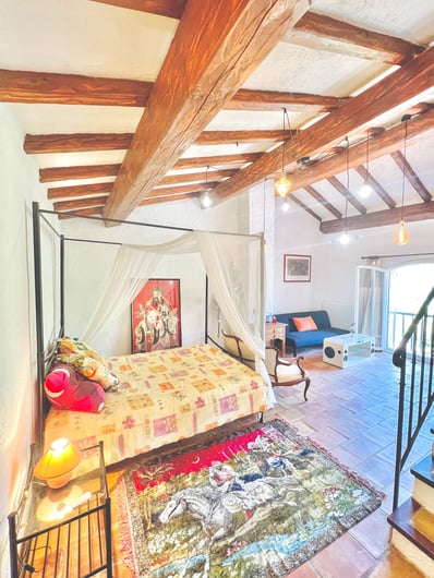 Chambre spacieuse vue jardin villa Var Photographe immobilier 83