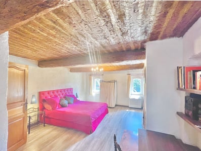 Chambre spacieuse lumineuse villa Puget-sur-Argens Photographe immobilier Toulon