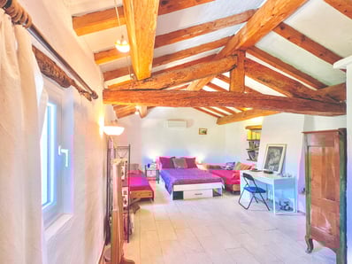 Chambre principale balcon villa haras Photographe immobilier Provence