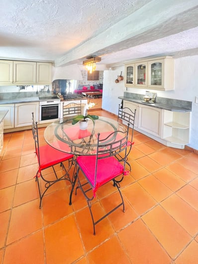 Cuisine professionnelle équipée villa haras Photographe immobilier Toulon
