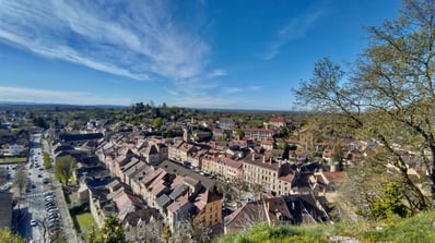 Ville de Crémieu en contre bas de Saint Hippolyte France 