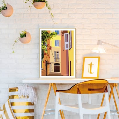 Affiche posée représentant une ruelle de village de Provence aux couleur ocres.