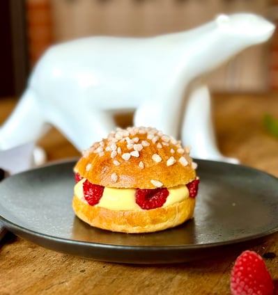 Tropezienne Ispahan framboise litchi rose