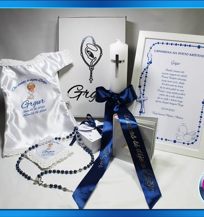 Krsni set za krštenje s personaliziranom košuljicom i krunicom