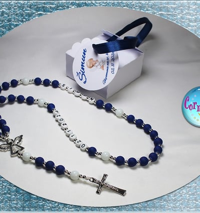Plava krunica za dječaka – personalizirana s datumom