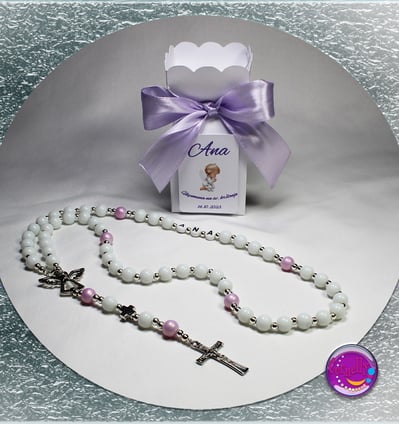 Personalizirana krunica za krštenje s simbolima vjere