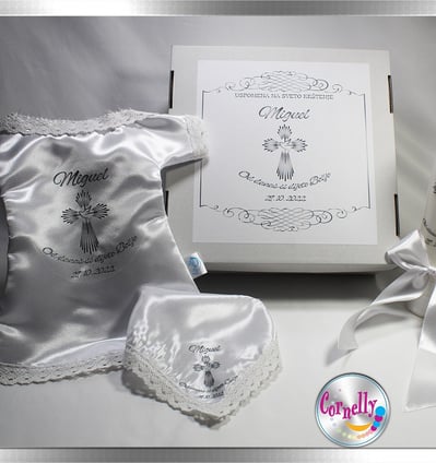 Originalni krsni set s personaliziranim imenom i datumom