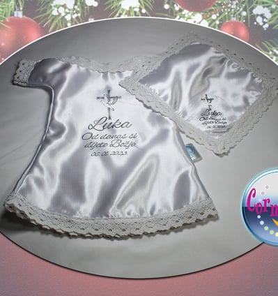 Set personaliziranih krsnih košuljica i maramica za krštenje