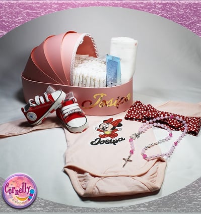 Unikatna poklon kolijevka za bebu s personaliziranim detaljima