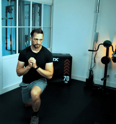 Beenspieren trainen met behulp van Youtube video