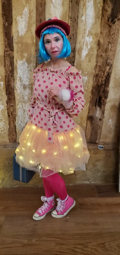 Costume de clown pour Mia, intervenante Neztoiles
