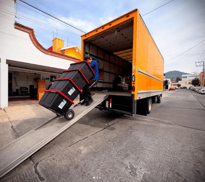 Cami&oacute;n de fletes Transportes Medrano