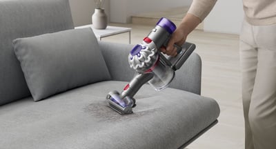 Dyson V8 Advanced Compact, krachtig en veelzijdig – de steelstofzuiger die al jouw schoonmaakklussen
