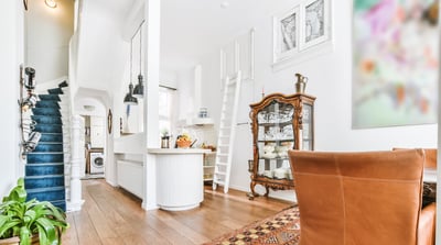 Intérieur d'habitat serein, salon paisible et harmonieux