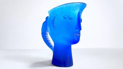 un vase anthropomorphe de Jean Cocteau