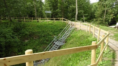 Karvės ola, karstinė įgriuva, Biržai