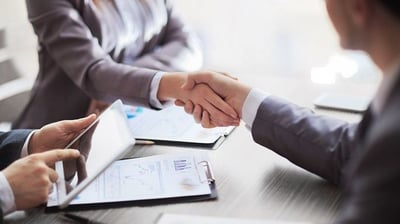 Evaluación discreta del servicio al cliente para asegurar la calidad y consistencia de la experiencia del cliente