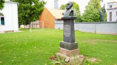 Paminklas kultūros puoselėtojui Stanislovui Dagiliui