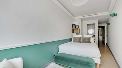 Richelieu Suite at Villa Bastille – peaceful room with writing desk