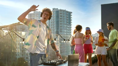 žmonės muzikos festivalyje