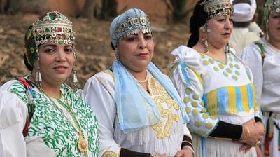 amazigh moroccan women with traditional cloths