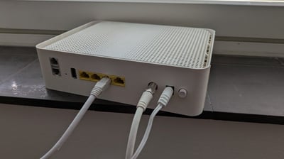 Sisäverkon reititin asennettu ja käyttöönotettu kotikäynnin yhteydessä.