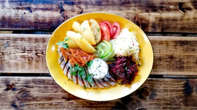 herring with boiled potatoes Snekutis