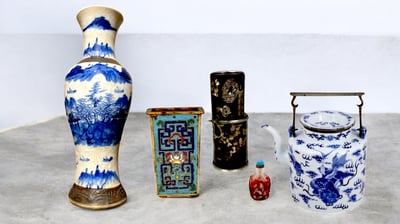 un lot de 5 objets asiatique ancien ( vase porcelaine et cloisonné, tabatières, théilère et pipe