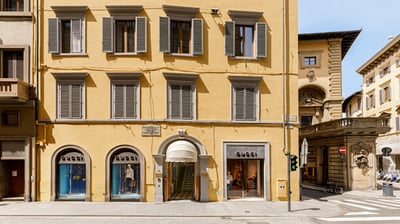Facciata storica del progetto hospitality Room Mate Isabella di BRB Engineering srl