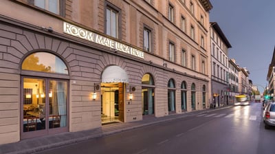 Facciata urbana del progetto hospitality Room Mate Luca realizzato da BRB Engineering srl