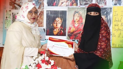Mehndi design courses to widow women