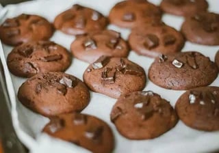 3-ingredient-no-bake-chocolate-chip-cookies