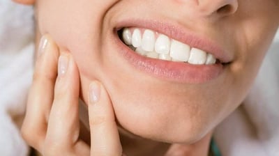 Tratamiento de dolor de bruxismo con masaje y ejercicios en Toledo