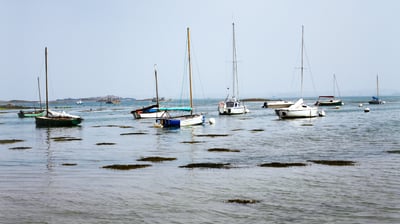 Bretagne, marée basse en baie de Pommelin